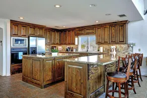 Lake Travis Family Home With Dock, Hot Tub & Amazing Views - Image 5