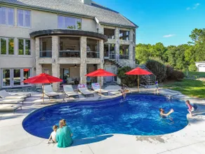 Luxury Table Rock Lake Villa: Pool, Hot Tub & Dock - Image 2