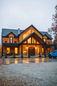 Secluded luxury lodge with heated swimming pool - Image 4