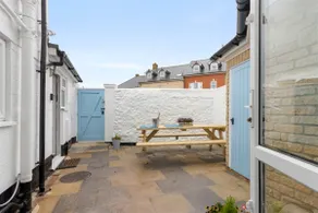 Central Sidmouth, free parking, 220m to beach - Image 5