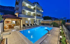 Amazing Apartment In Kastel Gomilica - Image 4
