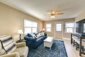 Cozy Villas Cottage w/ Deck, 1/2 Block to Beach! - Image 4