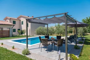 Holiday House OLIVE GROVE with pool and garden - Image 4
