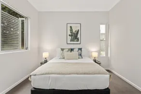 Central Cosy 2-Bed with Pool and near QUT  CBD - Image 4