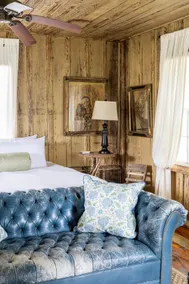 IN TOWN | Soaking Tub + Escape for Two | The Bybee - Image 2