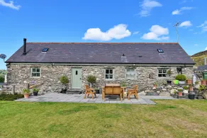 Finest Retreats - Moelis Granary - Luxury Cottage with Hot Tub - Image 3