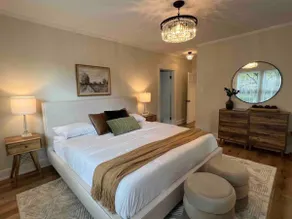 Blue Moon Cottage - Music Room, Inground Pool - Image 3