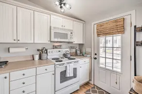 Bright Belmar Cottage < Half Mi to Boardwalk! - Image 2