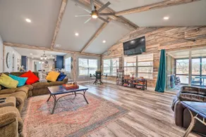 Lakefront Fort Towson Home: Private Dock & 3 Decks - Image 3