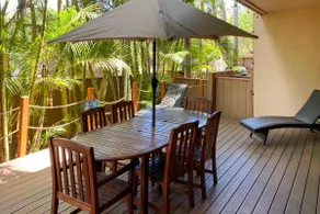 Bright & Airy Lahaina Condo - Walk to Beach! - Image 2