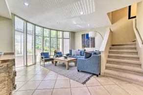 Bright & Airy Lahaina Condo - Walk to Beach! - Image 4