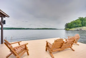 Summer on the Lake: Private Dock & Kayaks - Image 2