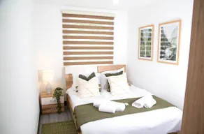 The Cozy Chapter - Spacious Apartments Near Manchester City Centre & Old Trafford - Image 3
