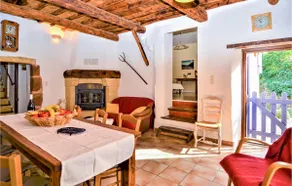 Preciosa casa en Saint Victor la Coste con WiFi - Image 3