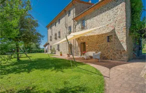 Gorgeous Apartment In Lamporecchio With Wifi - Image 2