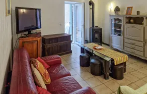 Awesome Home In Goult - Image 2