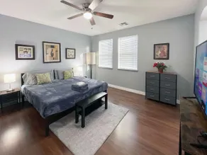 Unique! 3br Townhouse with Community Pool - Image 2