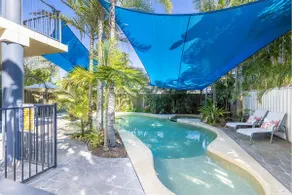 Dolphin Lagoon Luxury Escape - Image 3