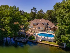 Cavalier Manor: Pool, Luxury Home, & Scenic Views - Image 3