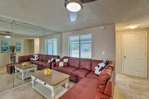 Bright Venice Home with Yard Less Than 4 Miles to Beach! - Image 5