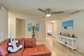Bright Venice Home with Yard Less Than 4 Miles to Beach! - Image 2