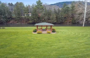 Pine Cabin at Rough Cut Lodge - Image 4