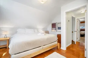 Mystic Pet Friendly Retreat -Easy walk to Downtown - Image 3