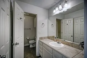 Lovely Two Bedroom Getaway Near the Reservoir - Image 4