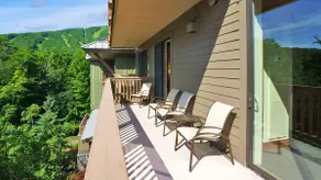 Luxurious Two-Bedroom Ski-in/Ski-out Condo - Image 2