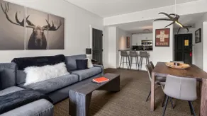 Luxurious Two-Bedroom Ski-in/Ski-out Condo - Image 5