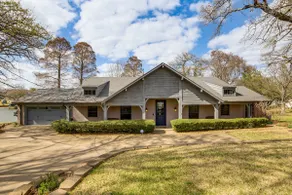 Stunning Lakefront Malakoff Home w/ Dock & Deck - Image 4