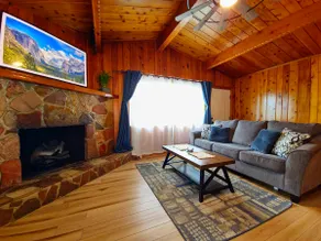 Cozy Yosemite Cottage-King Suite-Mountain Views - Image 2