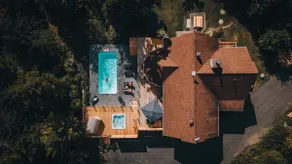 Luxury Cabin with Private Hot Tub, Sauna & Pool - Image 3