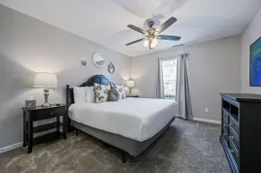 Quiet 4BR Split-Level Near LakePoint & Hospital - Image 5