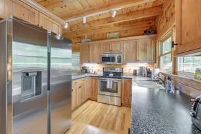 Cozy Retreat w/ Deck & Sapphire Resort Access! - Image 2
