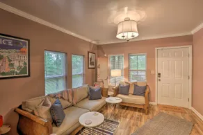 Renovated Home w/ Screened-In Patio on Hwy 90! - Image 4