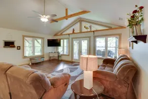 'Bullfrog Bluff' Mountain View Cabin w/ Deck! - Image 4