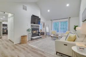 7 Mi to Camelback Mtn: Chic Penn Estates Home - Image 5