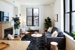 Beautiful Corner 2 Bedroom in the Loop | Roof Deck - Image 2