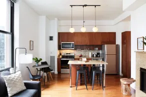 Beautiful Corner 2 Bedroom in the Loop | Roof Deck - Image 3