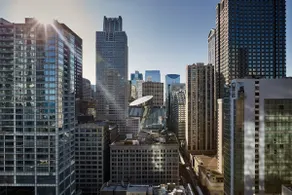 Beautiful Corner 2 Bedroom in the Loop | Roof Deck - Image 4