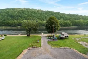 Riverfront|Sleeps 10|Boat Ramp|Parker/East Brady - Image 4