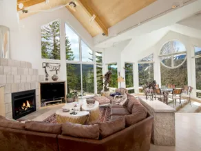 Sandstone Chalet - Image 2
