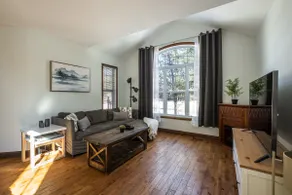 Villa Brébeuf - Relaxing Getaway, Pool or Hot Tub, near Tremblant - Image 3