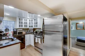 2 Cozy Bedrooms In a Hidden Wicker Park Gem! - Image 4