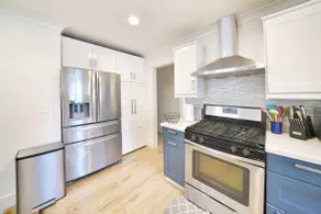 @ Marbella Lane - Vibrant 4BR RWC Ldry + P - Image 2