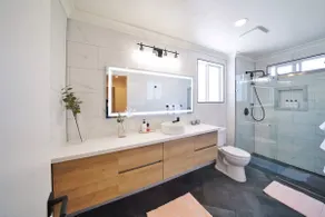@ Marbella Lane - Vibrant 4BR RWC Ldry + P - Image 5