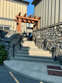 Sooke Harbour Penthouse - Luxurious 4 Bdrm Rental - Image 4