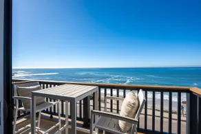 Windansea Bliss: Relax in This Beachfront Haven - Image 3