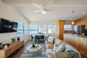 Windansea Bliss: Relax in This Beachfront Haven - Image 4